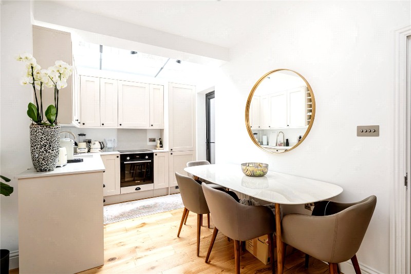 Eynham Road, London, W12