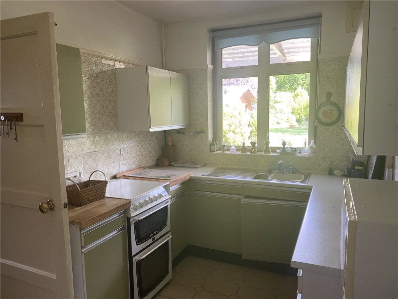 Rushmere Avenue, Abington, Northampton, Northamptonshire, NN1