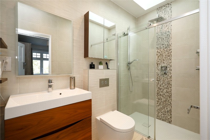 Gunnersbury Avenue, London, W5