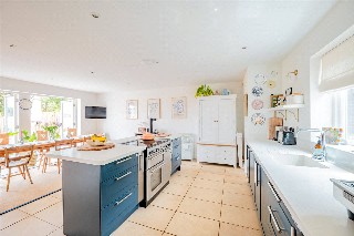 8 The Old Barnyard, Pewsey Road, Rushall, Wiltshire, SN9