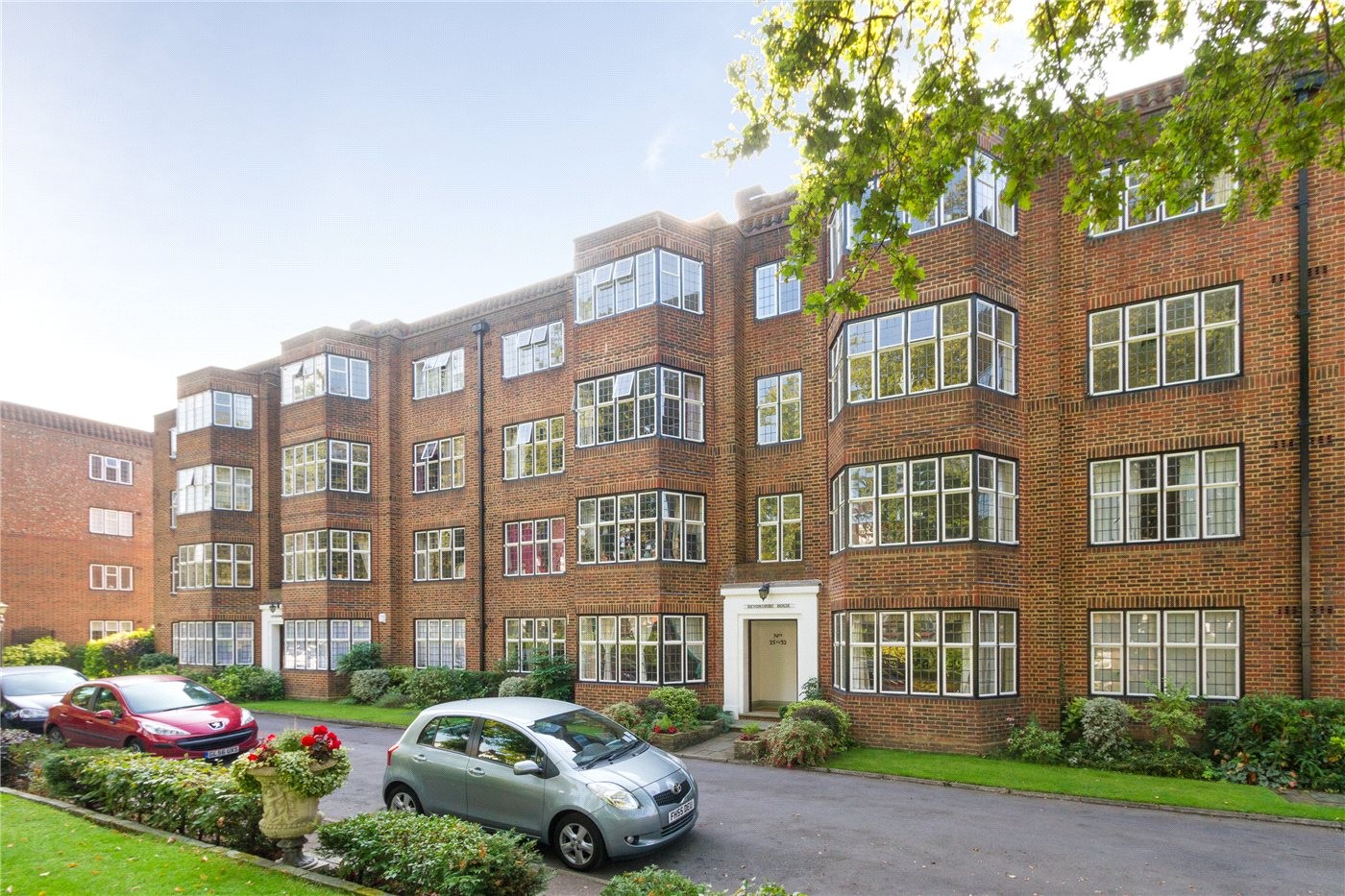 3 bedroom property for sale in Highlands Heath, Portsmouth Road, London