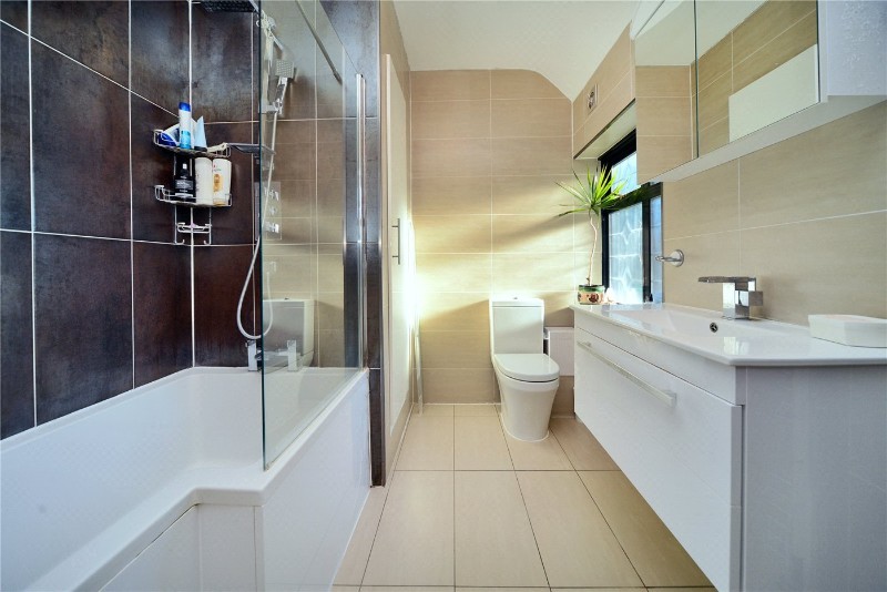 Hazlemere Gardens, Worcester Park, KT4