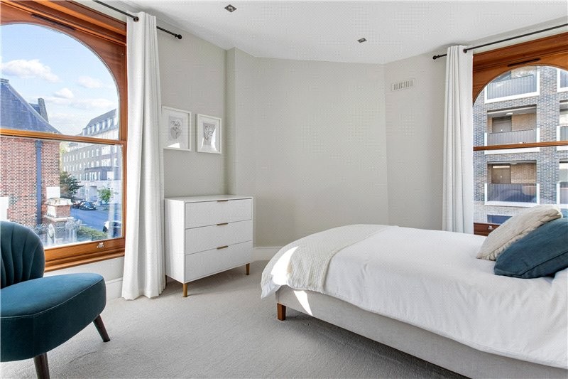 Renfrew Road, London, SE11