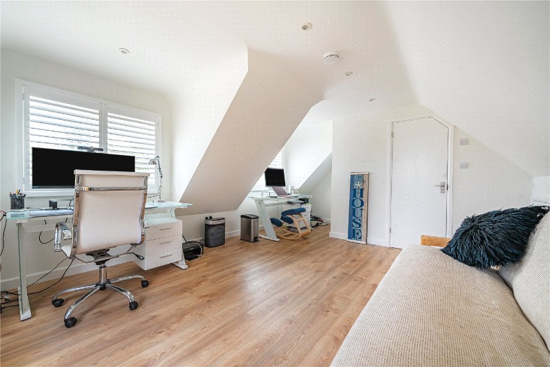 Highlands Road, Farnham, Surrey, GU9