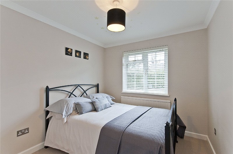 Woodland Grove, Weybridge, KT13