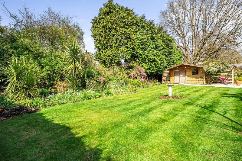 Highlands Road, Farnham, Surrey, GU9