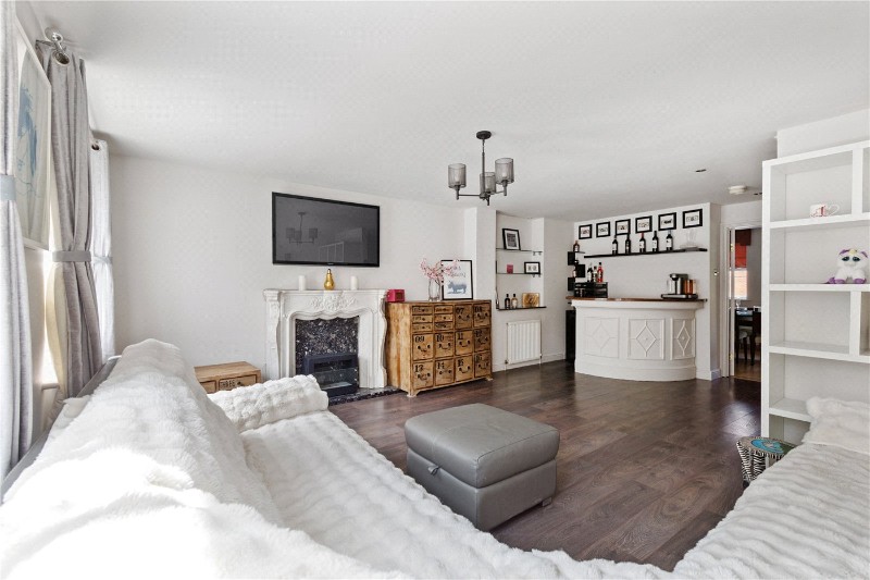 Lisle Close, London, SW17