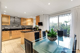 Hendon Lane, Finchley, London, N3