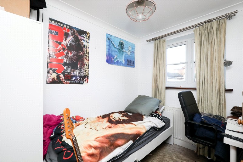 Avenue Road, London, W3