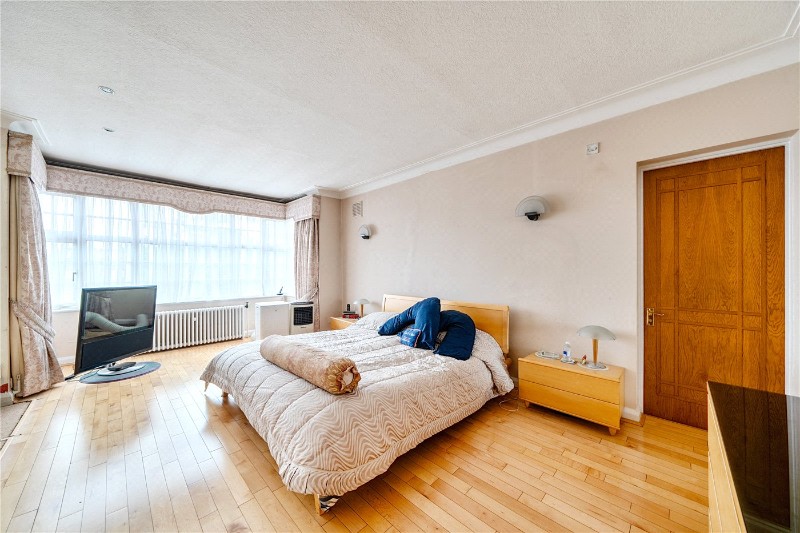 Haslemere Gardens, Finchley, London, N3