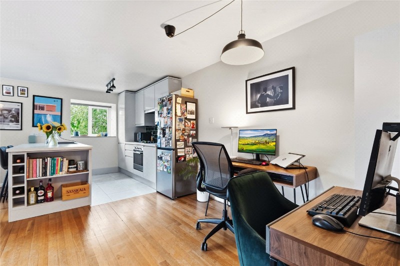 Linwood Close, London, SE5