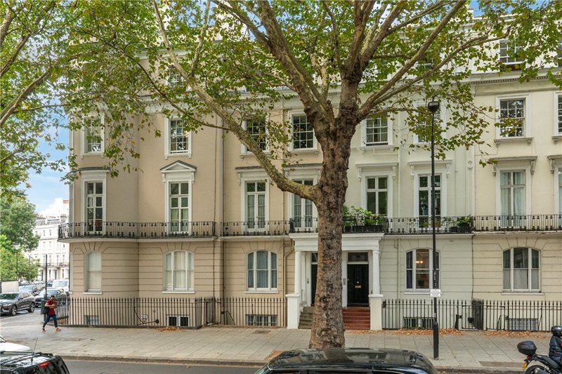Holland Park Avenue, London, W11