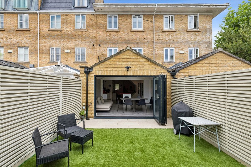 Bevin Square, London, SW17