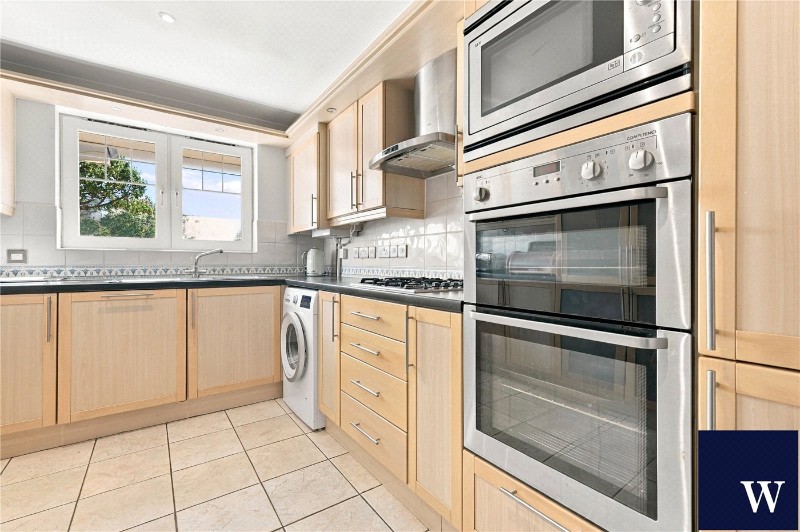 Hendon Lane, Finchley, London, N3