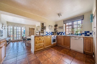 School Hill, Seale, Farnham, Surrey, GU10