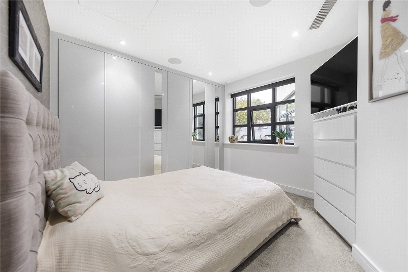 Hogarth Lane, London, W4
