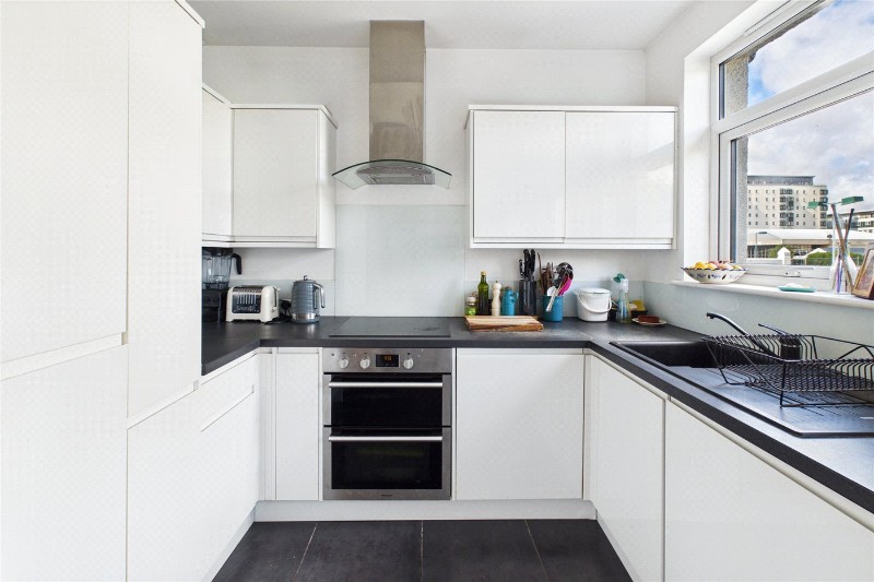 Ederline Avenue, London, SW16