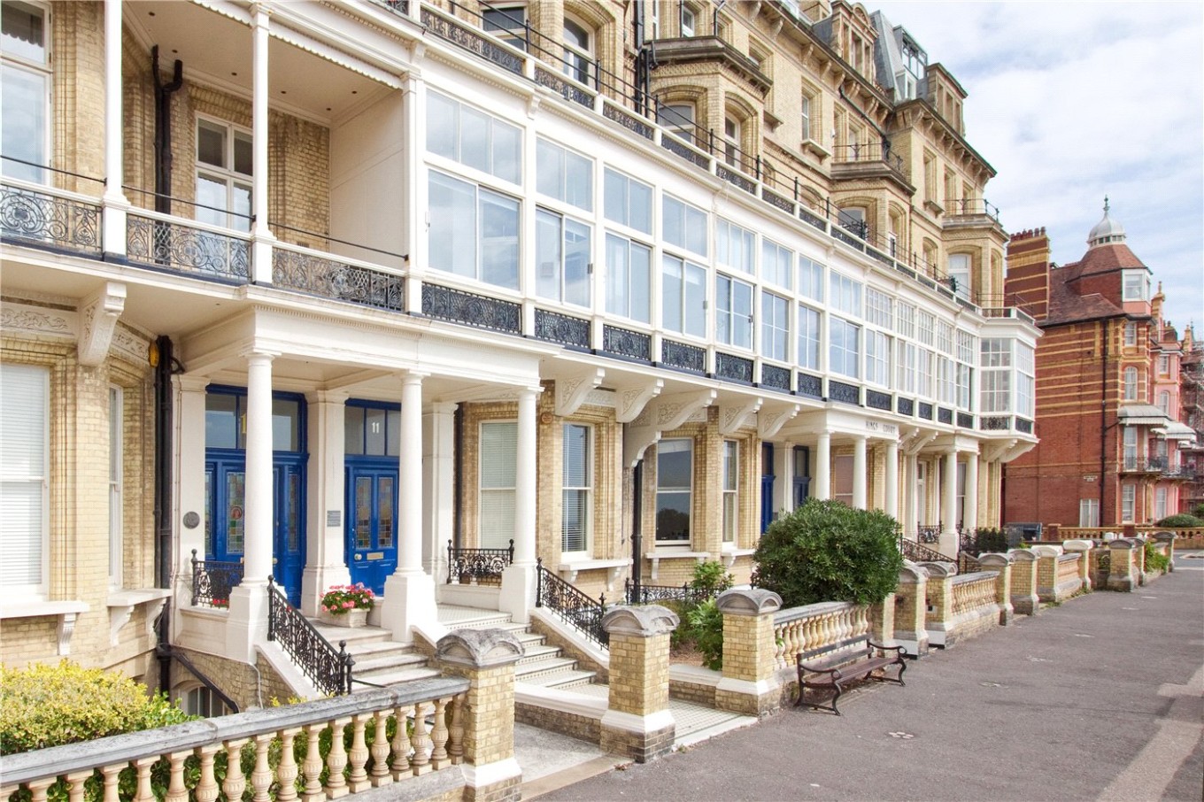 2 bedroom property for sale in Kings Gardens, Hove, East Sussex, BN3