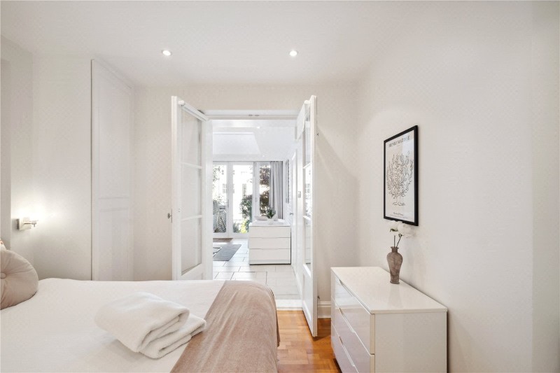 Lansdowne Crescent, London, W11