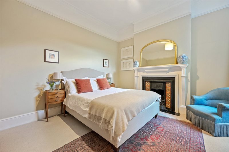 Davisville Road, London, W12