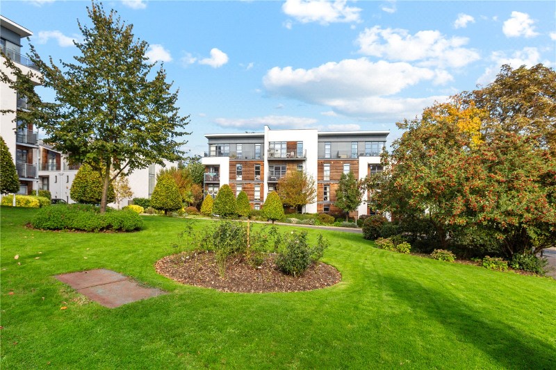 Scott Avenue, London, SW15