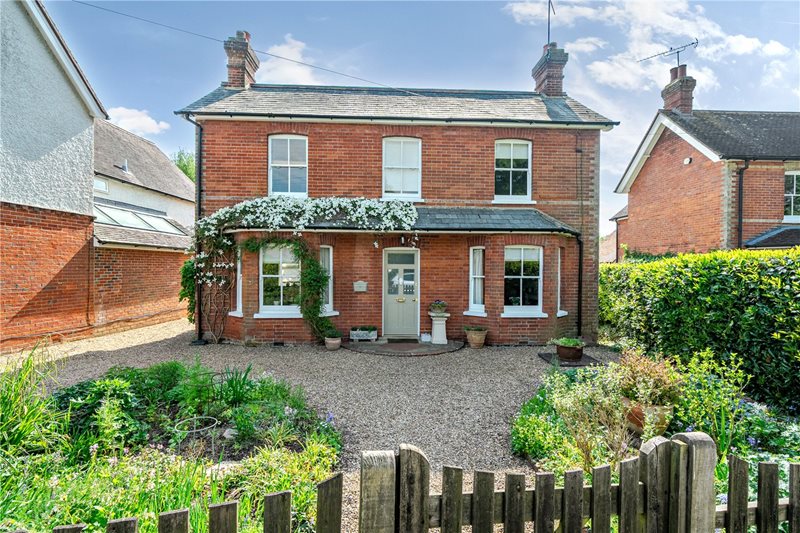 Lickfolds Road, Rowledge, Farnham, Surrey, GU10