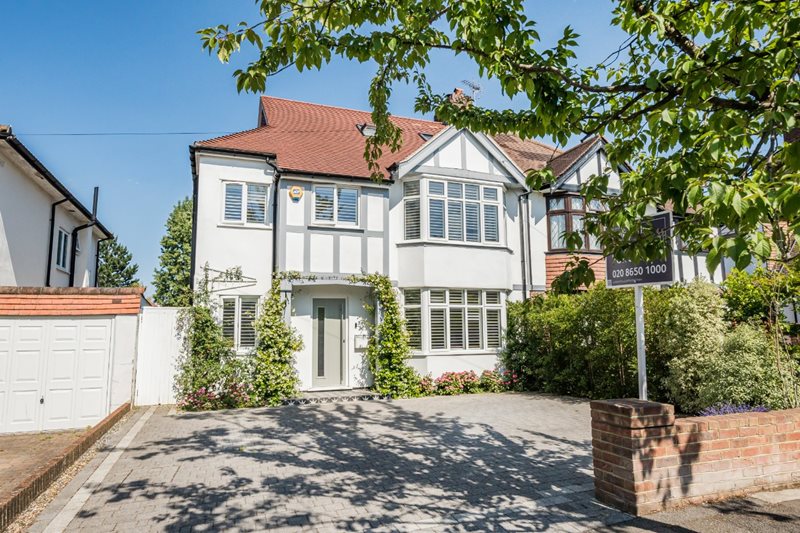 Kingswood Avenue, Bromley, BR2