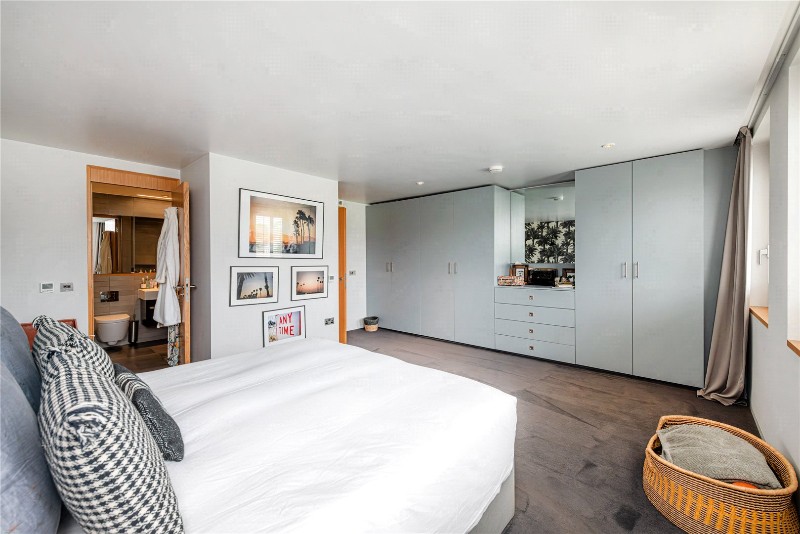 Pangbourne Avenue, London, W10
