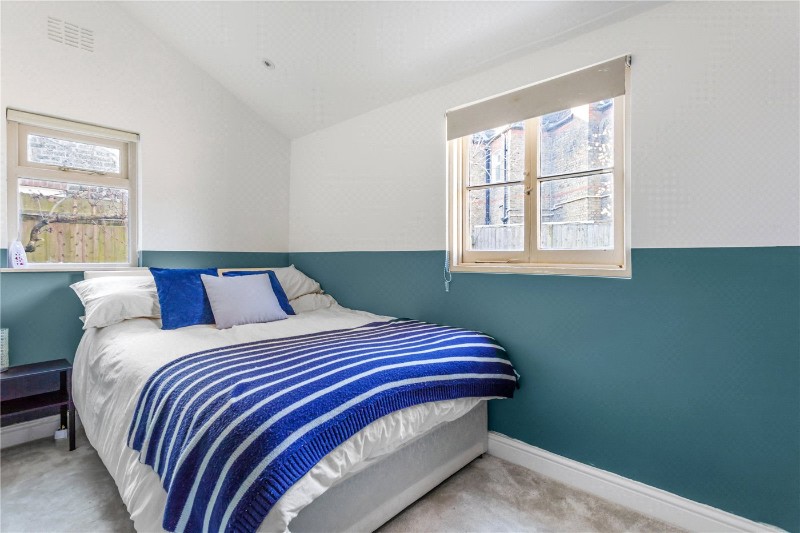 Salford Road, London, SW2
