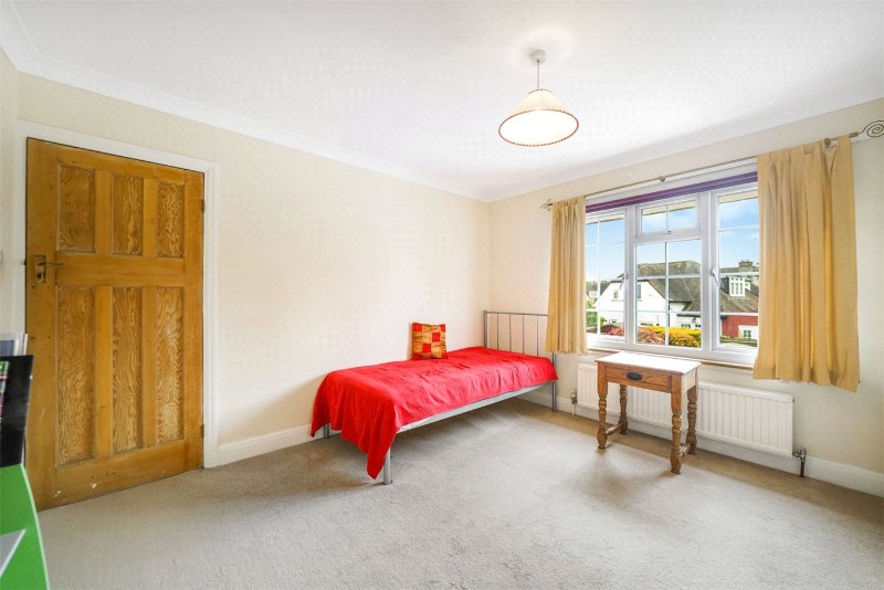 The Vale, London, NW11