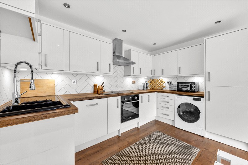 Apex House, 17 Bacon Street, London, E1