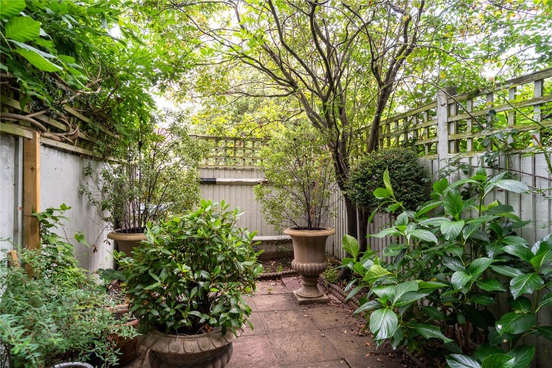 Glencairn Road, London, SW16
