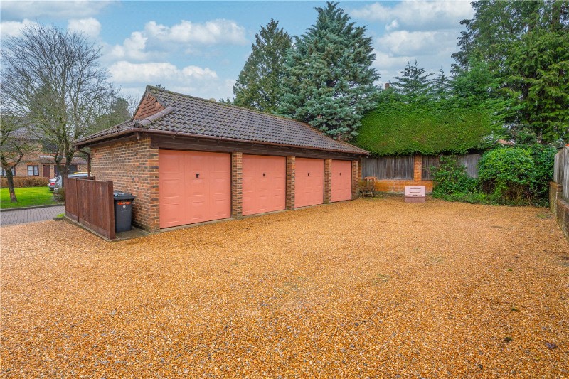 Pottery Court, Wrecclesham, Farnham, Surrey, GU10