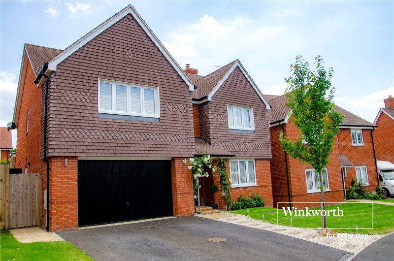 Horseshoe Crescent, Ferndown, BH22