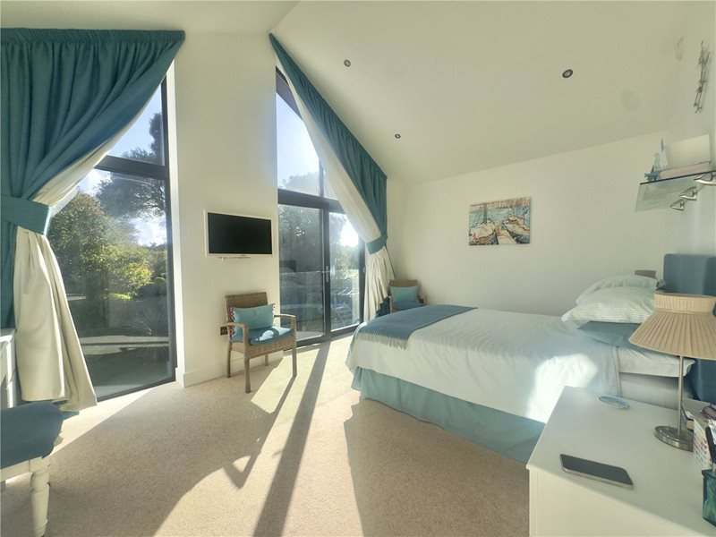 Kivernell Road, Milford on Sea, Lymington, Hampshire, SO41