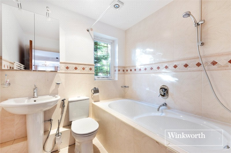 Hendon Lane, Finchley, London, N3