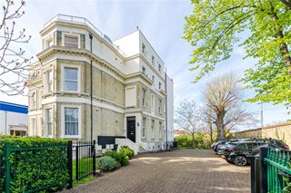 Streatham High Road, London, SW16