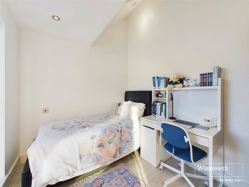 Queens Walk, Kingsbury, London, NW9