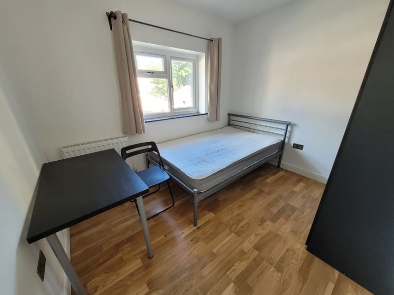 Milton Court Road, London, SE14