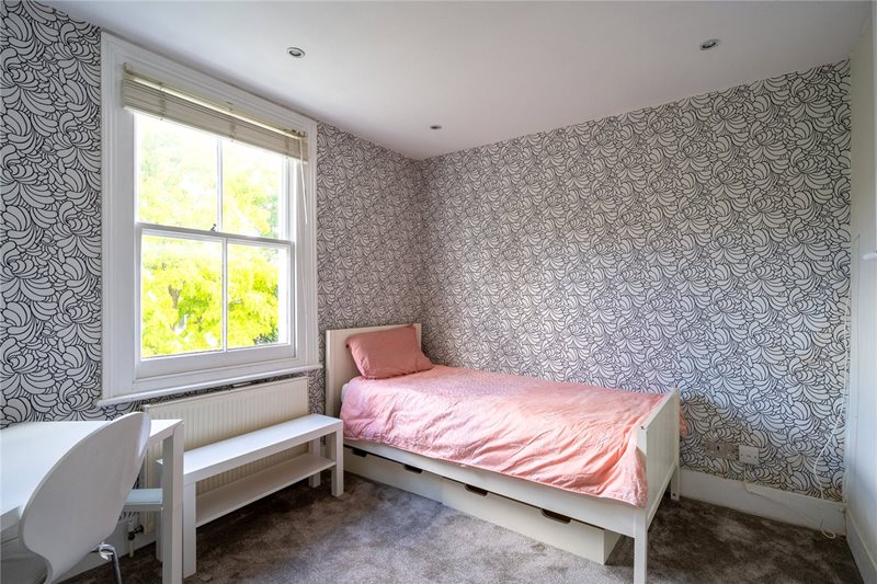 Hollingbourne Road, London, SE24