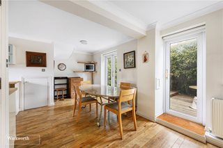 Alfred Close, London, W4