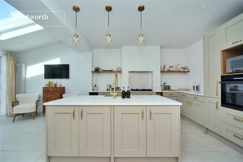Ardrossan Gardens, Worcester Park, Surrey, KT4