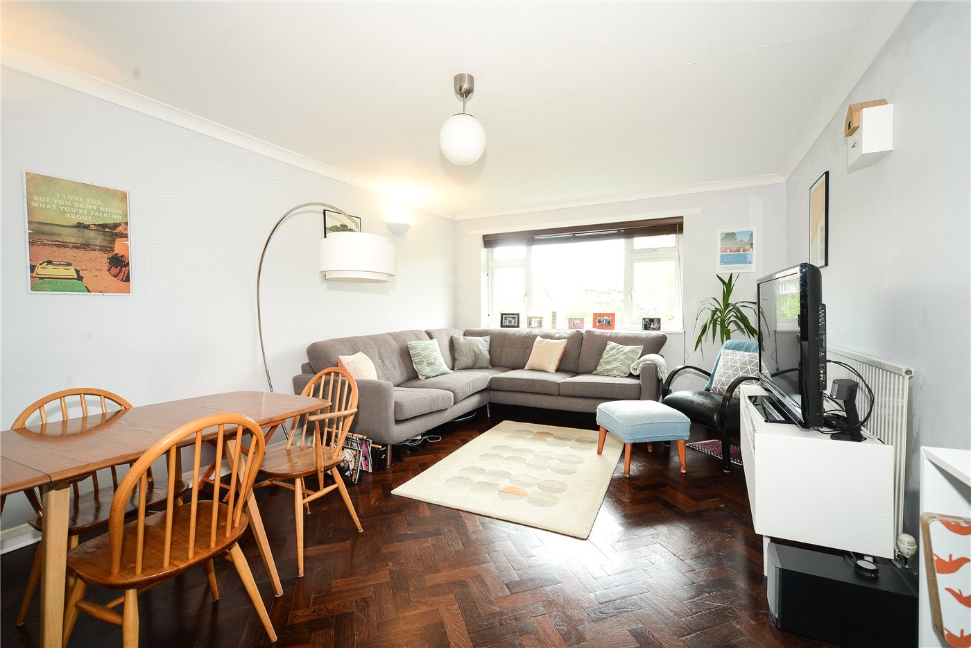 2 bedroom property for sale in Hillview Court, Oaks Avenue, London
