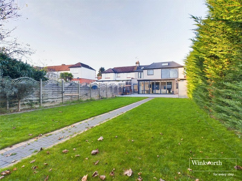 Queens Walk, Kingsbury, London, NW9