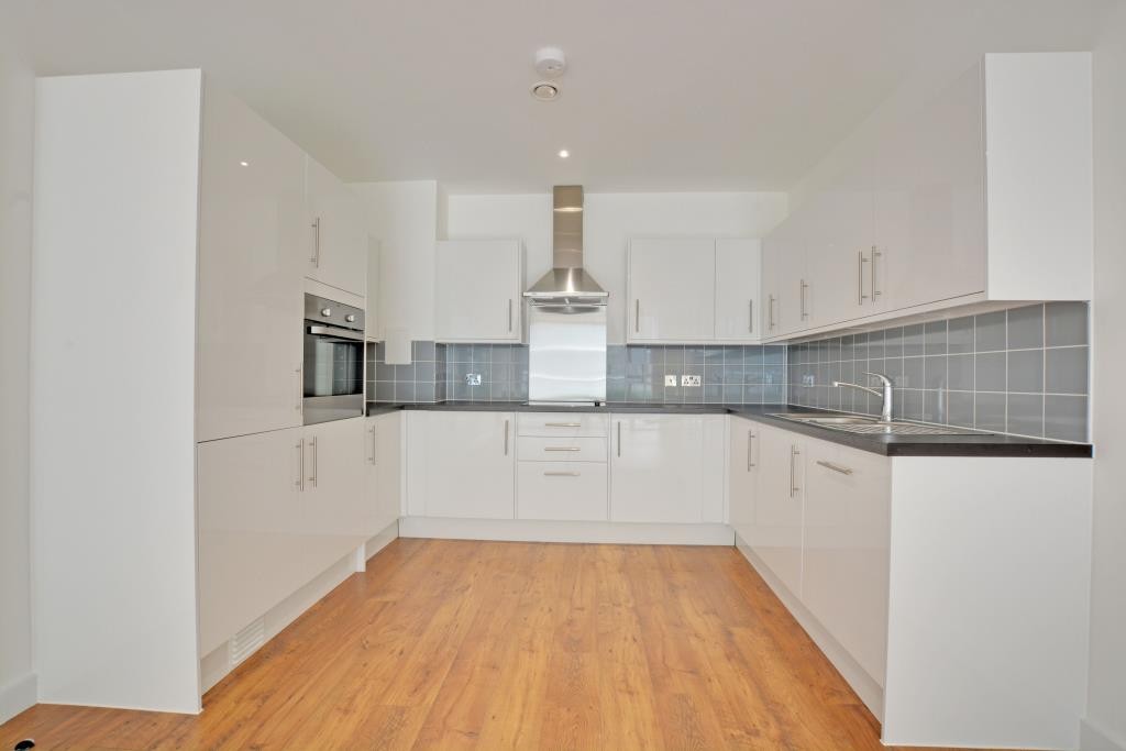 3 bedroom property for sale in Granite Apartments, River Gardens Walk