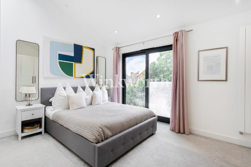 Brownlow Road, London, N11