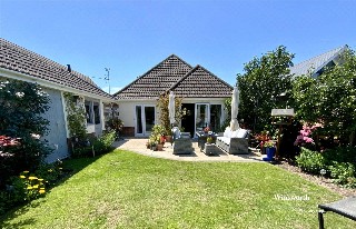 Lingwood Avenue, Christchurch, Dorset, BH23