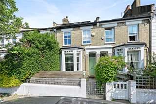 Warbeck Road, London, W12