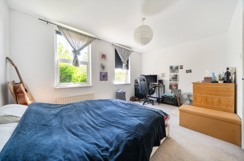 Kingston Square, London, SE19