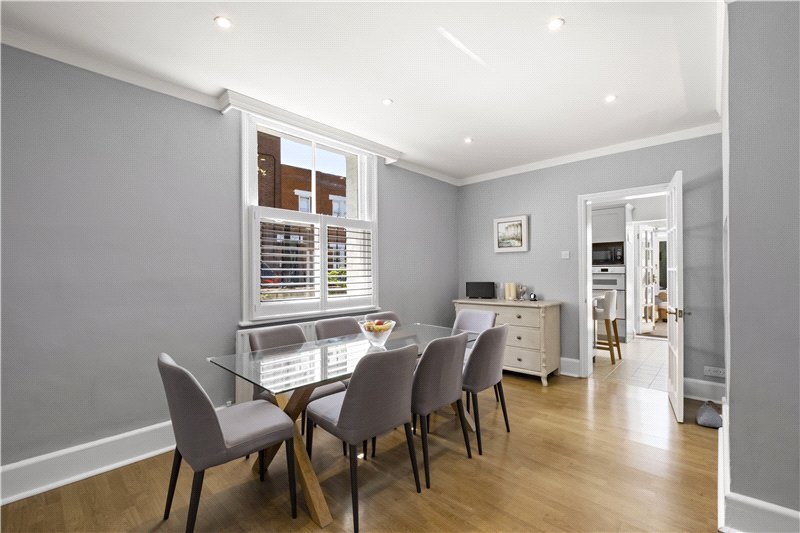 Castelnau, Barnes, London, SW13